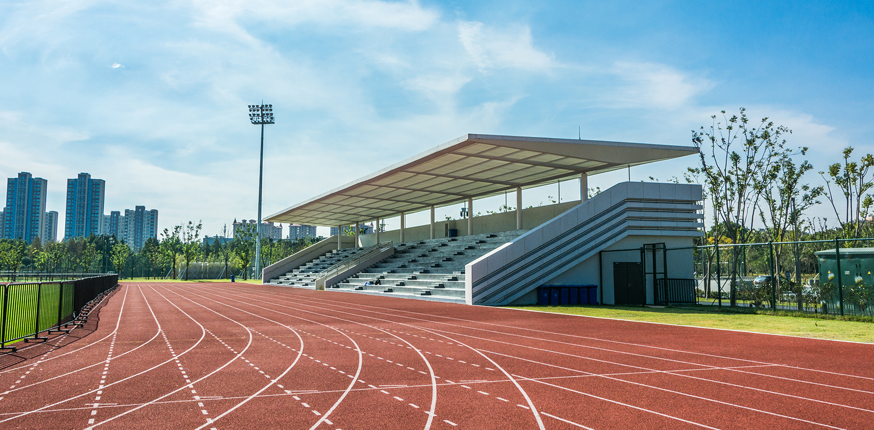 Спортивные здания и сооружения